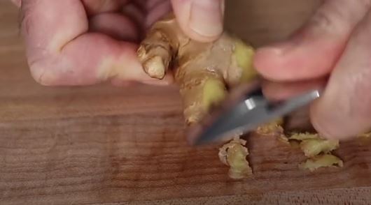 How to peel ginger